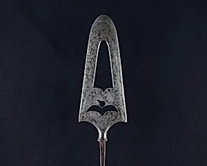 Arrowhead (<i>Yanone</i>)