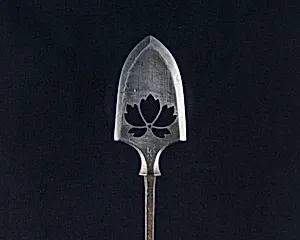 Arrowhead (<i>Yanone</i>)