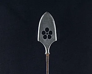 Arrowhead (<i>Yanone</i>)