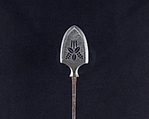 Arrowhead (<i>Yanone</i>)