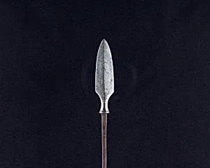 Arrowhead (<i>Yanone</i>)