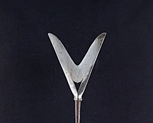 Arrowhead (<i>Yanone</i>)