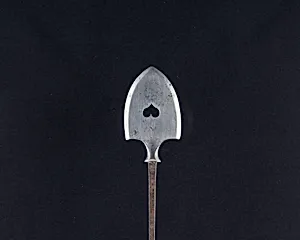 Arrowhead (<i>Yanone</i>)