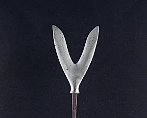 Arrowhead (<i>Yanone</i>)