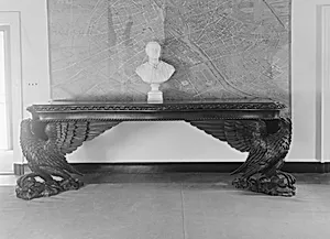 Pier Table