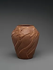 Vase with geese