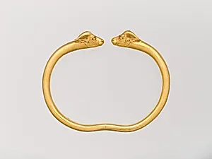 Bracelet with goat's head terminals