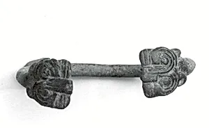 Bracelet with lion mask terminals