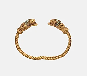 Bracelet with terminals in form of lion foreparts
