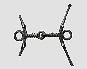 Horse bit with attached cheekpieces