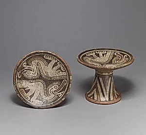 Pedestal Plate