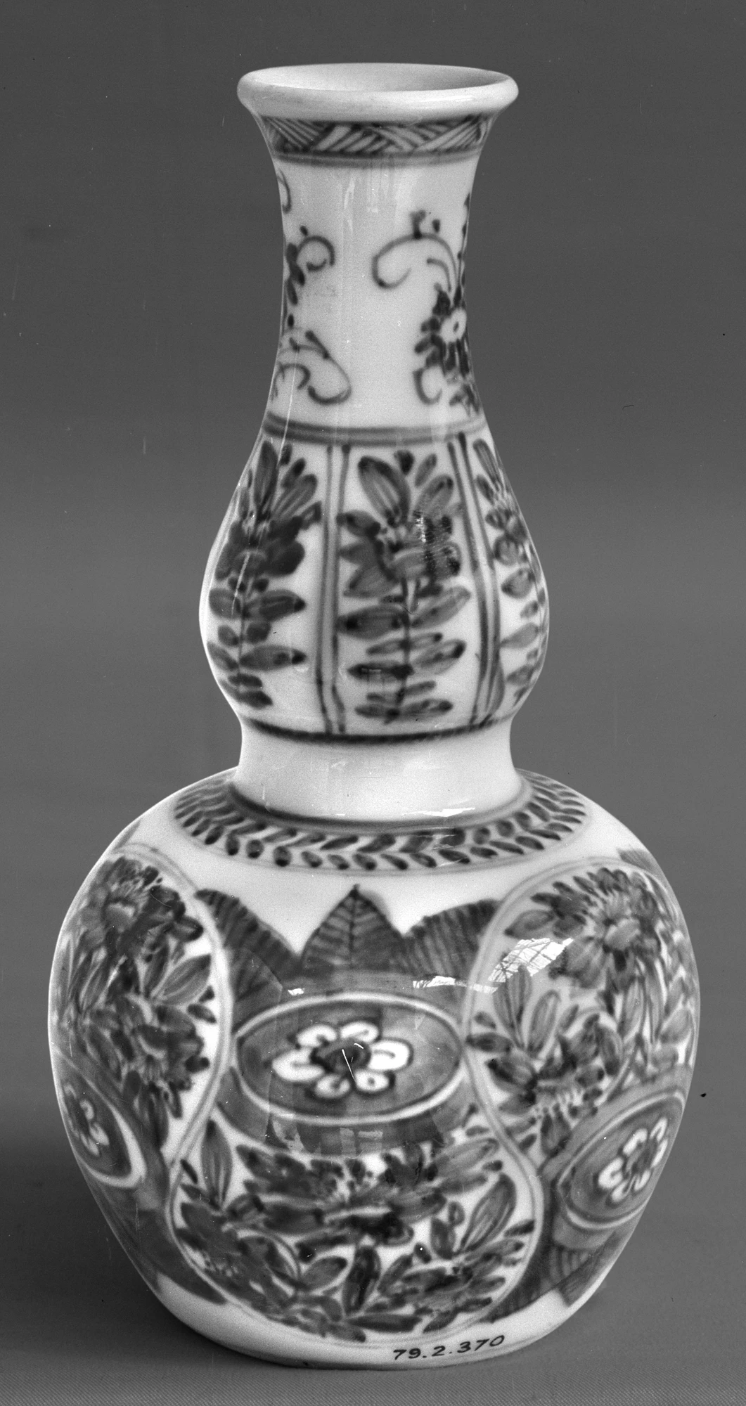 清康熙景德鎮窯青花山水人物圖香爐|Censer with figures in landscape