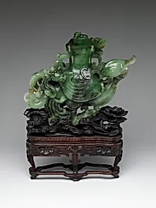 Vase in the shape of a heavenly rooster