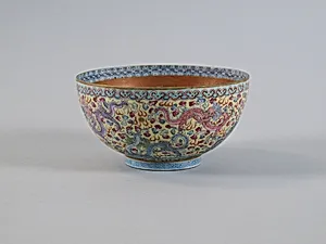 Bowl with dragons