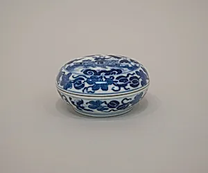 Seal paste box with boys and mythical beast qilin