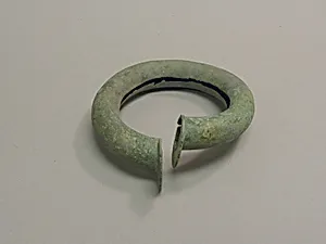 Hollow Anklet with Flattened Ends by Unknown Artist