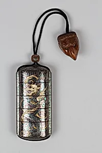 Case (Inrō) with Two Four-Clawed Dragons among Swirling Clouds