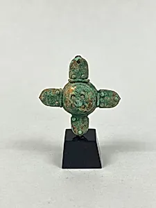 Helmet finial
