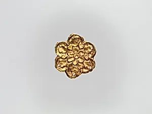 Flower-Shaped Clothing Plaque