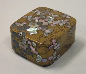 Box with Design of Bellflower and Bush Clover