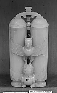 清乾隆 白玉英雄瓶|Champion vase