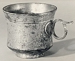 唐 鎏金青銅鏨花杯|Cup with ring handle by Unknown Artist