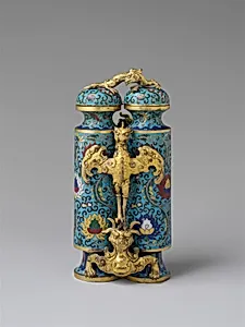 清中期 掐絲琺琅英雄雙聯瓶|Double vessel with mythical beasts (champion vase)