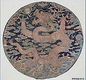 清 袞服雲龍圓補|Dragon Roundel from a Ceremonial Garment
