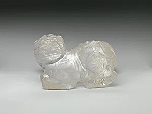 清 水晶獅形擺件|Figure of a lion