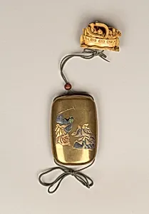 道成寺能蒔絵印籠|Inrō with the Noh Play Dōjōji (obverse) and Flow