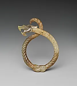 戰國 絞絲龍形玉佩|Knotted dragon pendant
