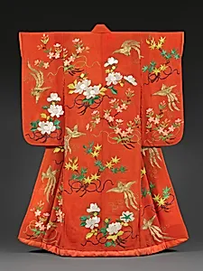 紅縮緬地鳳凰桜牡丹楓折枝模様振袖|Long-Sleeved Robe (Furisode) with Phoenixes, Cherry Blossoms, Peonies, and Maple Branches