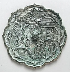 동제 사람 궁궐 무늬 꽃 모양 거울 고려|銅製人物殿閣文花形鏡 高麗|Mirror decorated with figures in a landscape