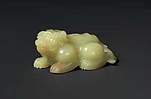 清中期 玉雕瑞獸|Mythical animal