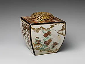 野々村仁清工房　四季花文香炉|Ninsei-style Incense Burner with Flowers of the Four Seasons by Nonomura Ninsei