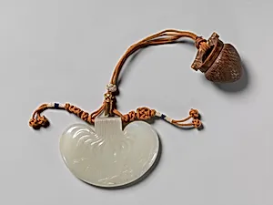清　玉雕花苞形佩件|Pendant in the form of a flower bud by Unknown Artist