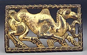 鎏金駝紋青銅飾板|Plaque with Bactrian Camel