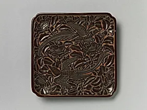 元　雕漆剔黑綬帶山茶紋委角方盤|Square dish with long-tailed birds and camellias