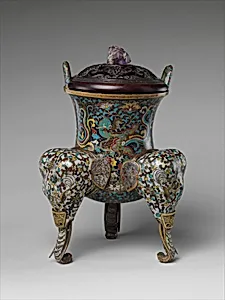 明中期 掐絲琺瑯摩羯紋象足爐|Tripod incense burner with makara