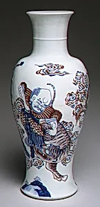 清康熙 景德鎮窯青花釉裏紅羅漢圖瓶|Vase with Buddhist figures