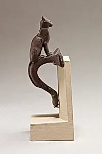 Cat on a handle