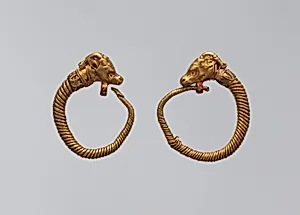 Earring with head of ibex
