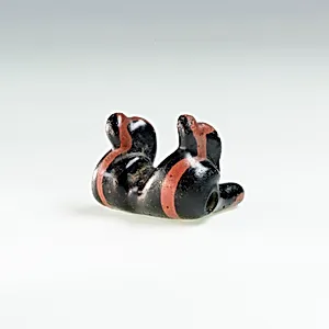 Pendant Depicting a Pair of Birds