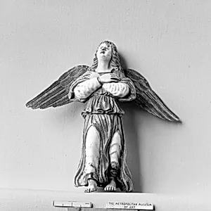 Adoring angel