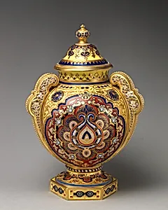 "Alhambra" vase with lid