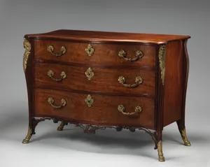 Chest of drawers