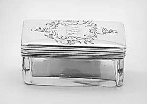 Crystal box with cover (part of a set)
