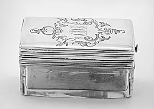 Crystal box with hinged cover (part of a set)