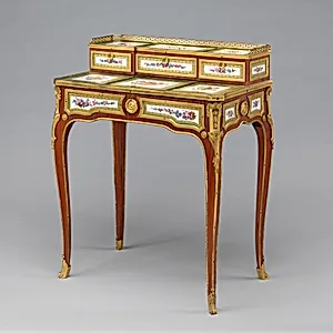 Desk (bonheur du jour)