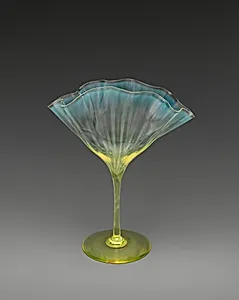 Fan-shaped vase